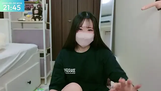 GouGou-111 – webcam model profile photo Image 13