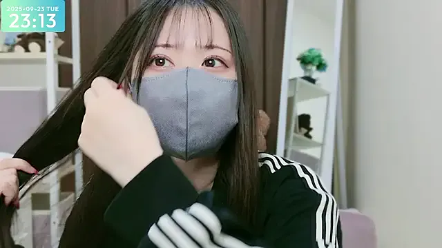 GouGou-111 – webcam model profile photo Image 17