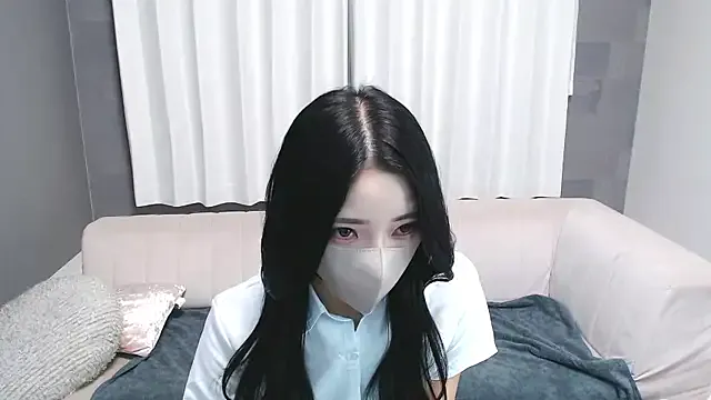 Yui-Ch – webcam model profile photo Image 13