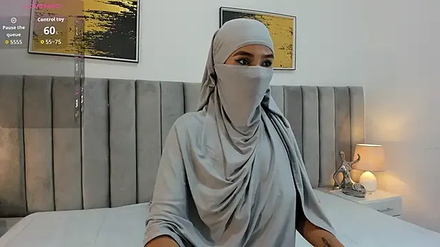 seraphine23 – webcam model profile photo Image 9