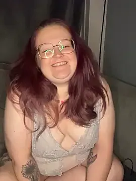 FroggyAnna – webcam model profile photo Image 2