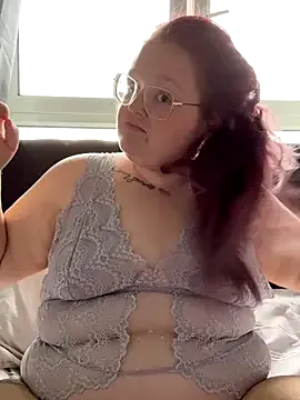 FroggyAnna – webcam model profile photo Image 3