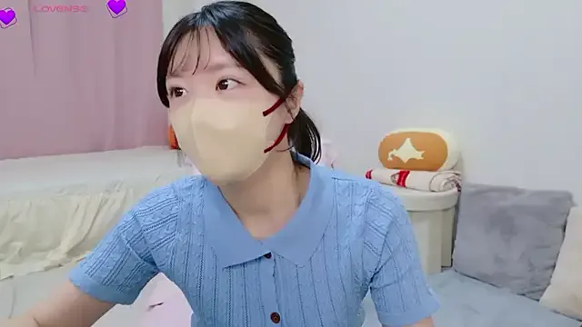 Yui-Ch – webcam model profile photo Image 10