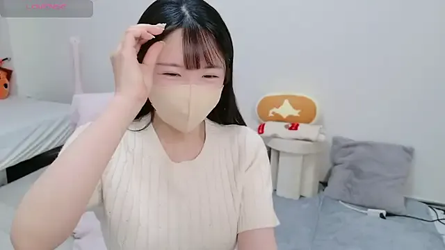 Yui-Ch – webcam model profile photo Image 4