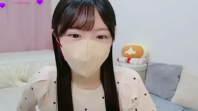 Yui-Ch – webcam model profile photo Image 9