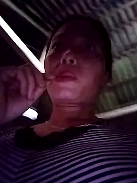 seraphine23 – webcam model profile photo Image 2