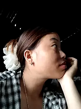 seraphine23 – webcam model profile photo Image 7