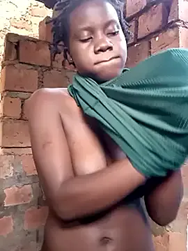 HotBella- – webcam model profile photo Image 11