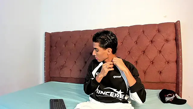 Mona_kunal – webcam model profile photo Image 9