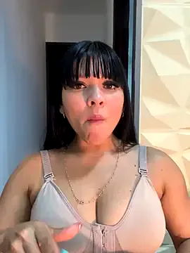 seraphine23 – webcam model profile photo Image 11