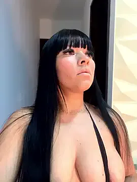 seraphine23 – webcam model profile photo Image 6