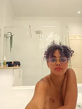 irohani_usagi – webcam model profile photo Image 15