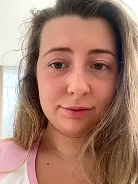 FroggyAnna – webcam model profile photo Image 14