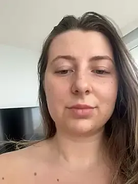 FroggyAnna – webcam model profile photo Image 2