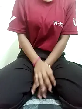 FroggyAnna – webcam model profile photo Image 3