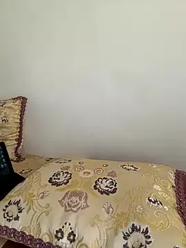 Big_ayu_ – webcam model profile photo Image 7