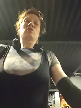 NA-KAREN-V8 – webcam model profile photo Image 18