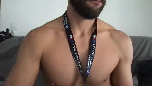 irohani_usagi – webcam model profile photo Image 2