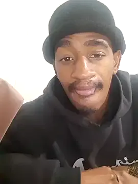 GouGou-111 – webcam model profile photo Image 2