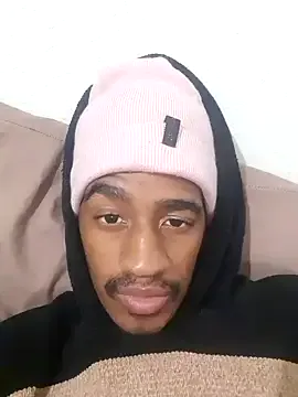 GouGou-111 – webcam model profile photo Image 3