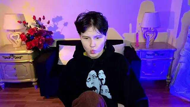 seraphine23 – webcam model profile photo Image 14