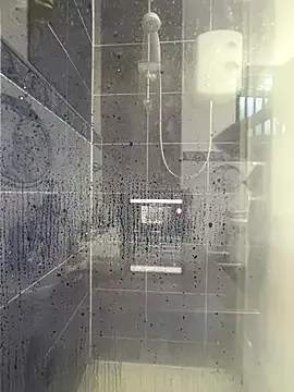 FroggyAnna – webcam model profile photo Image 4