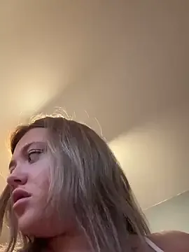 GouGou-111 – webcam model profile photo Image 14