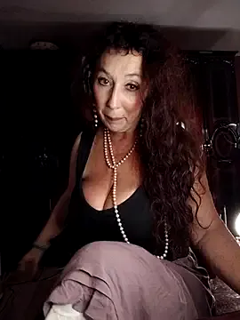 GouGou-111 – webcam model profile photo Image 16