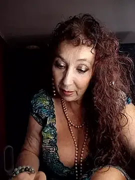 GouGou-111 – webcam model profile photo Image 3