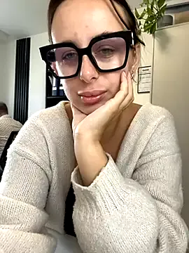 NA-KAREN-V8 – webcam model profile photo Image 11