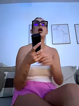 NA-KAREN-V8 – webcam model profile photo Image 16