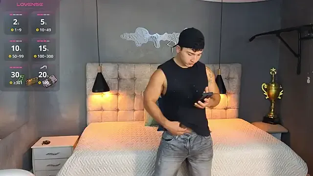 GouGou-111 – webcam model profile photo Image 16