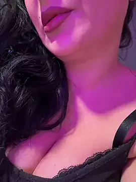 HotBella- – webcam model profile photo Image 4