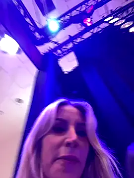 zui_lu – webcam model profile photo Image 18