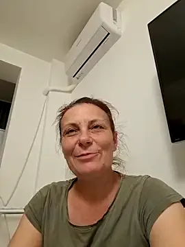 Madoka_0116 – webcam model profile photo Image 3