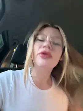 JP_Erotic_LIVE-Camera_ – webcam model profile photo Image 8