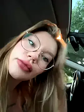 JP_Erotic_LIVE-Camera_ – webcam model profile photo Image 9