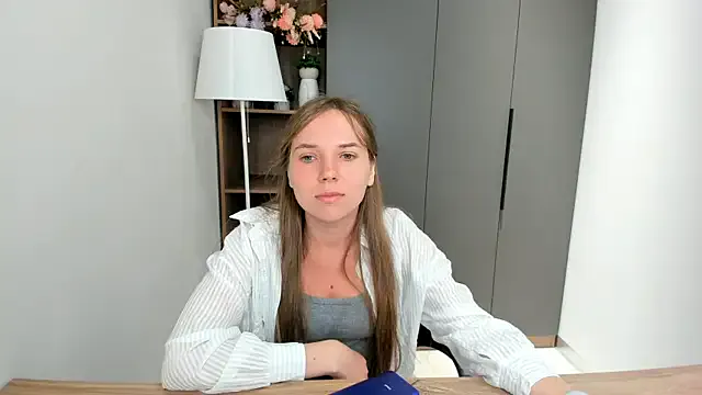 KarriBrownd – webcam model profile photo