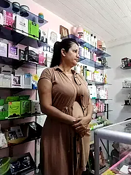 taeni_lara – webcam model profile photo Image 17