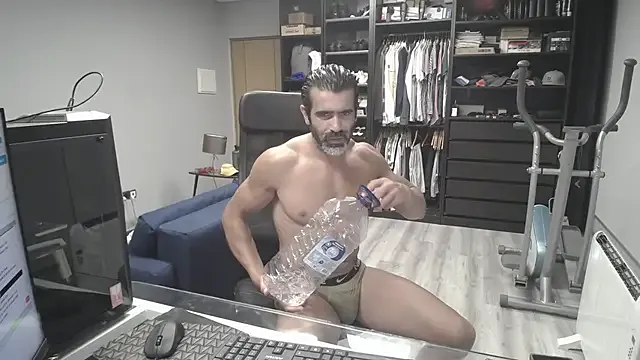 GouGou-111 – webcam model profile photo Image 8