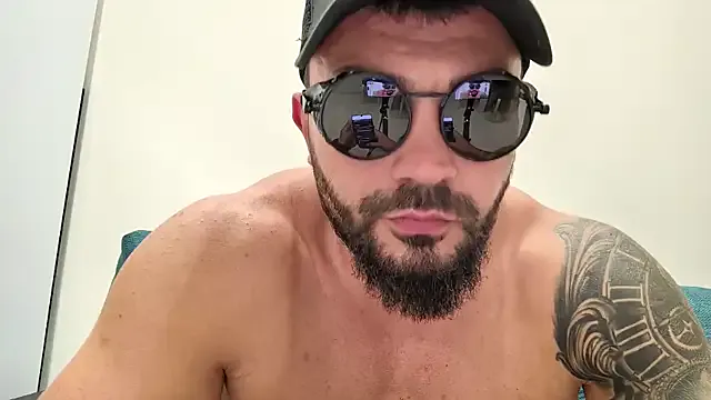 Yui-Ch – webcam model profile photo Image 16