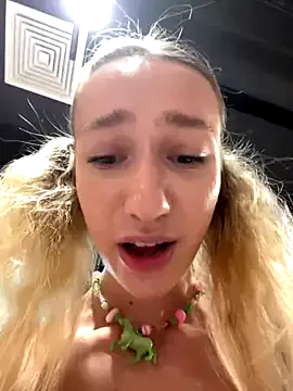 Yui-Ch – webcam model profile photo Image 10