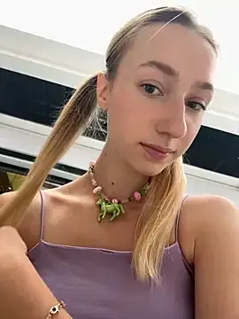 Yui-Ch – webcam model profile photo Image 11