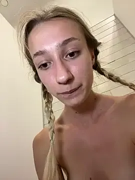 Yui-Ch – webcam model profile photo Image 12