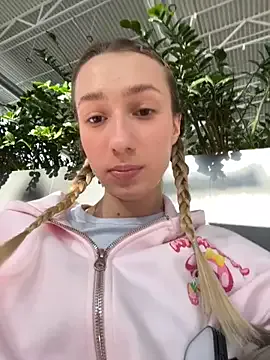 Yui-Ch – webcam model profile photo Image 16