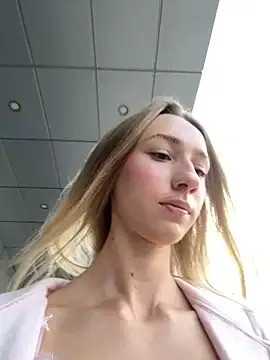 Yui-Ch – webcam model profile photo Image 18