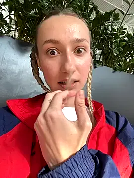 Yui-Ch – webcam model profile photo Image 19