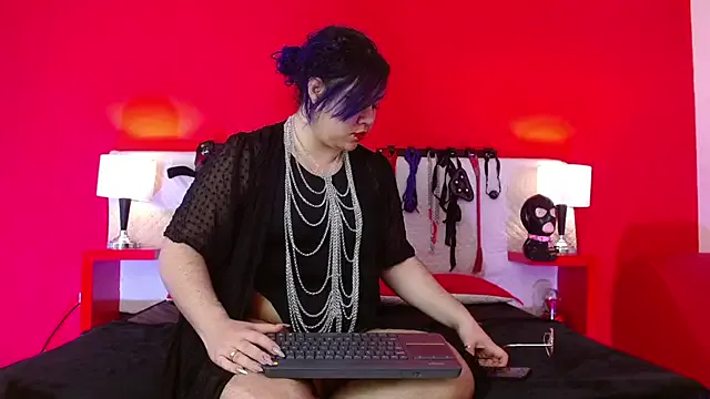 Nola_Luxx-offiziell – webcam model profile photo Image 5