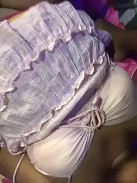 Novababy18 – webcam model profile photo Image 13