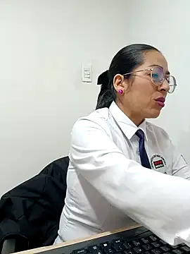 irohani_usagi – webcam model profile photo Image 2